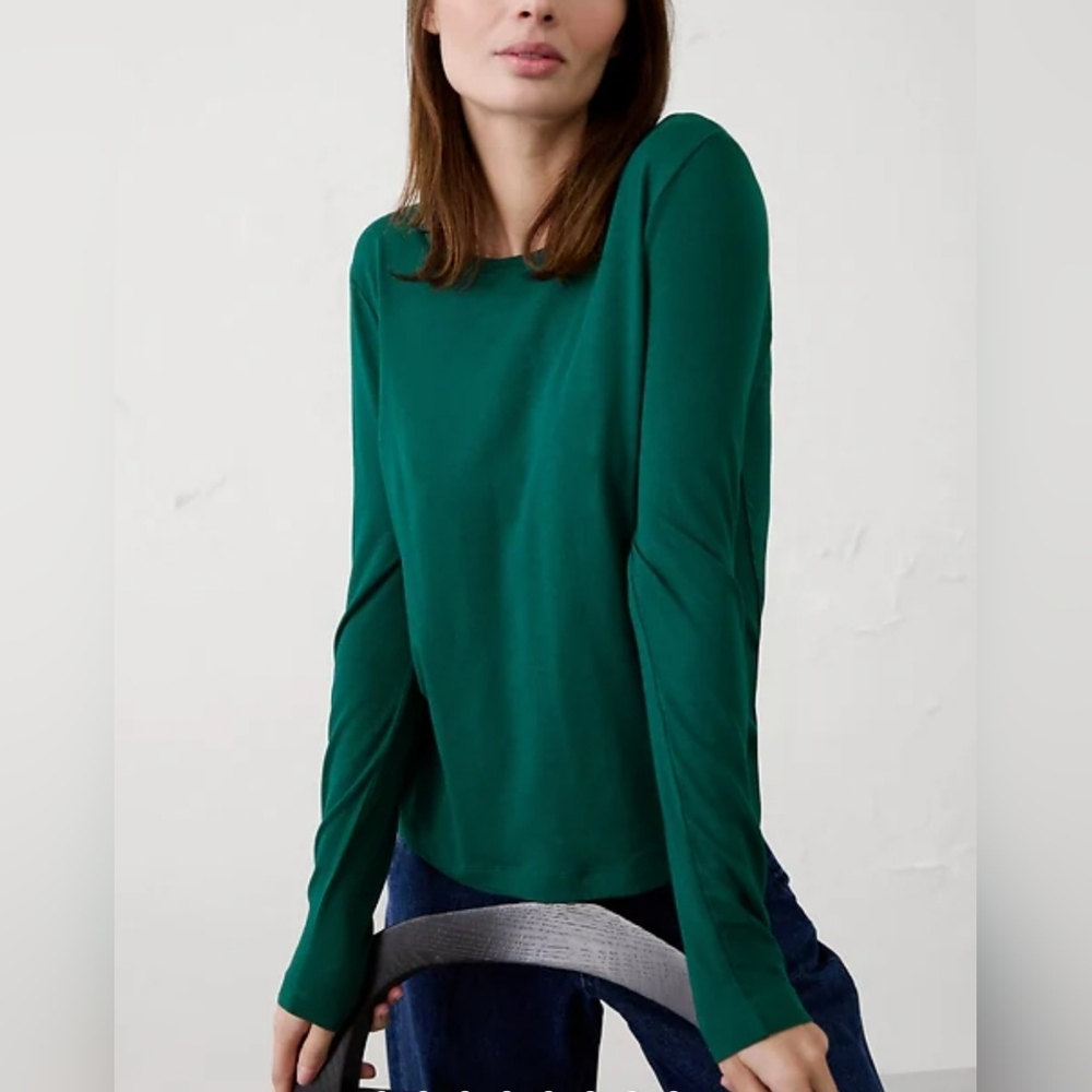Banana Republic Timeless Long Sleeve Crew Neck T-Shirt
